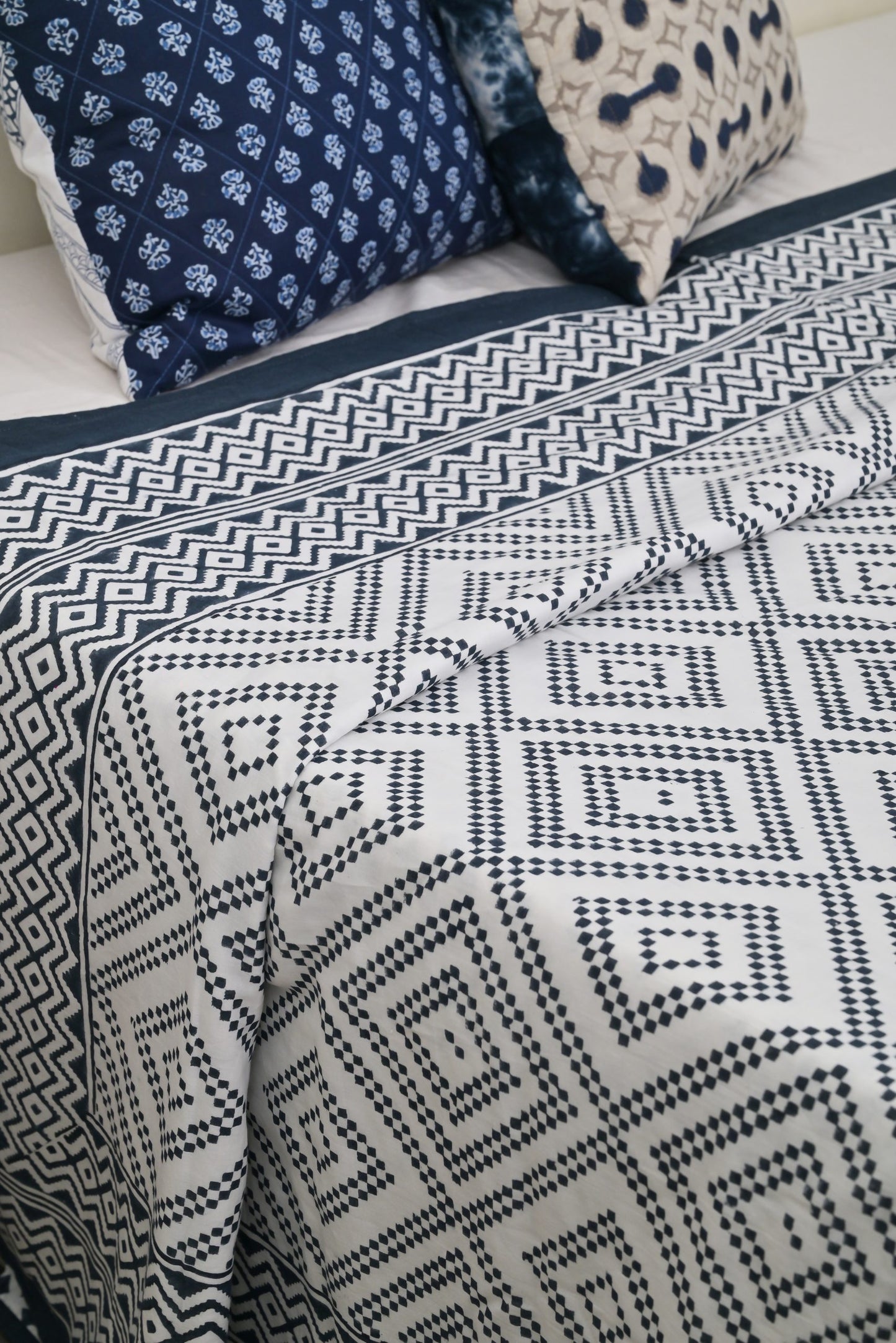 Simmi’s Emporium Neelakshi Indigo Hand Block Print Quilt – Reversible Cotton Comforter