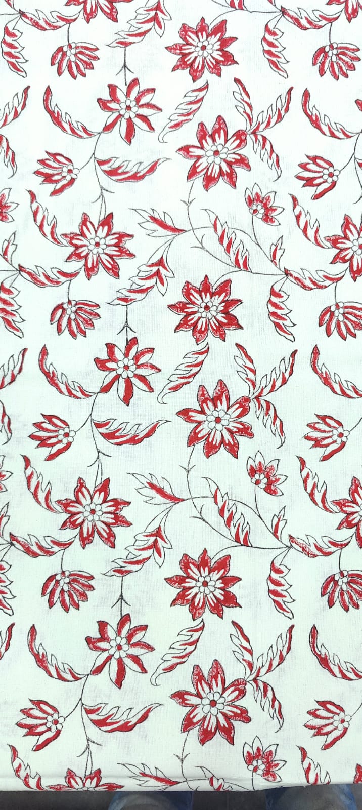 Red Floral Table Cover - 6 Seater